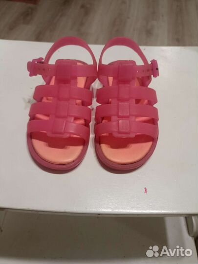 Сандалии на девочкк