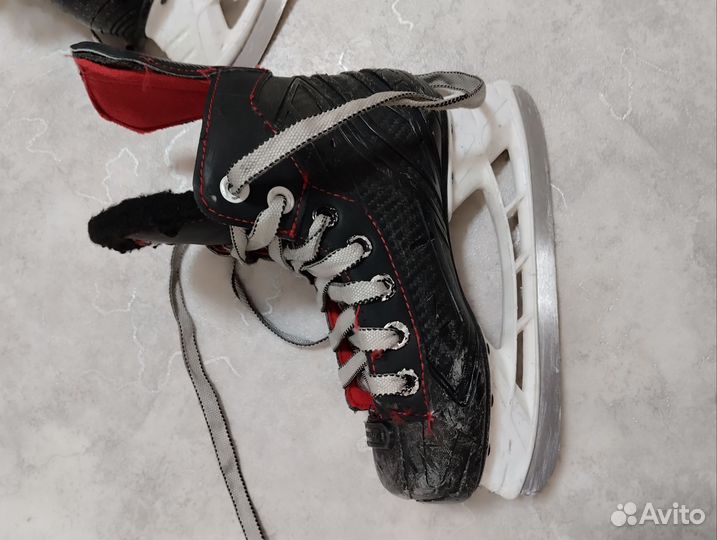 Продам хоккейные коньки Bauer 31 размер