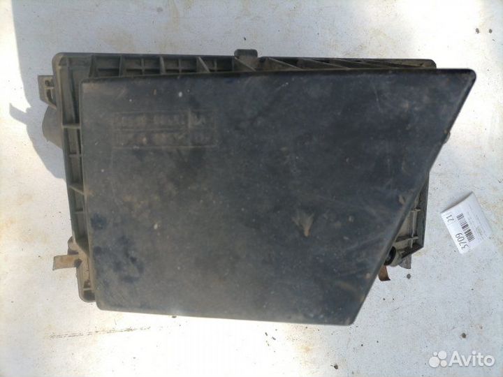 Корпус воздушного фильтра Nissan Primera P11 2.0