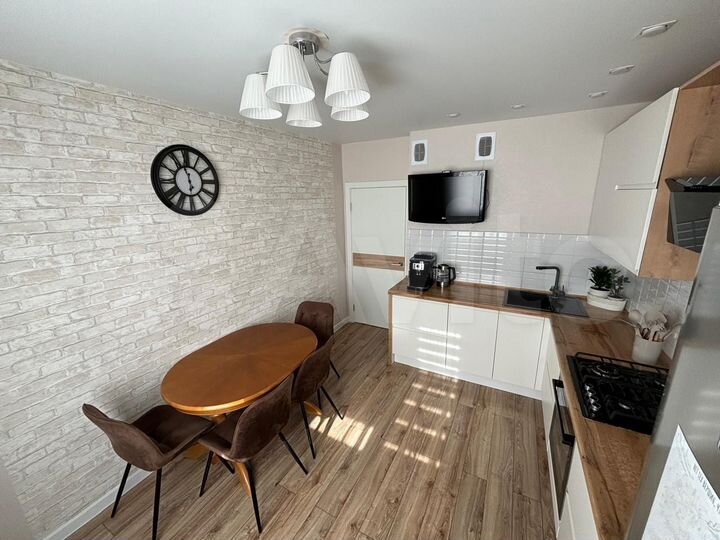 2-к. квартира, 60 м², 5/9 эт.