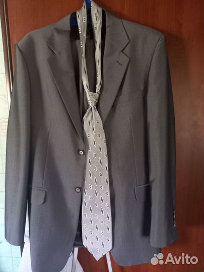Продам мужской костюм