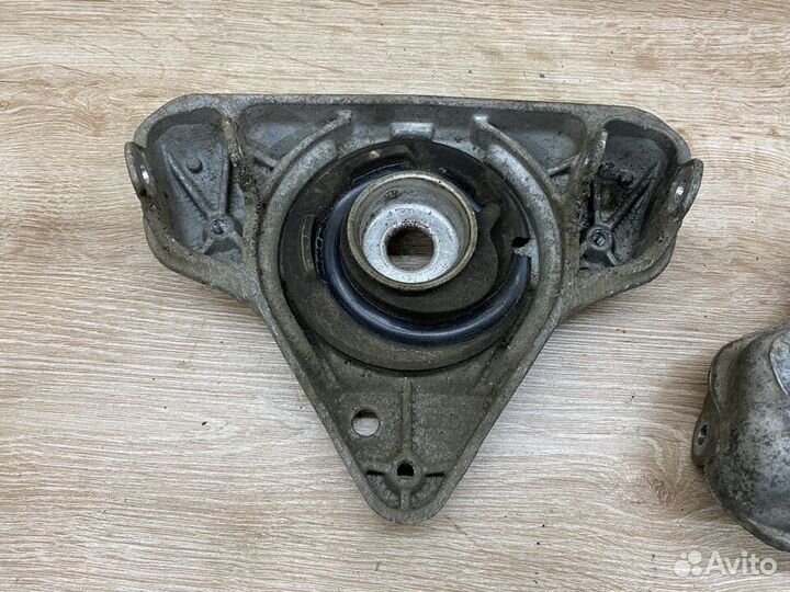 Кронштейн амортизатора Audi A4 B6, Audi A4 B7