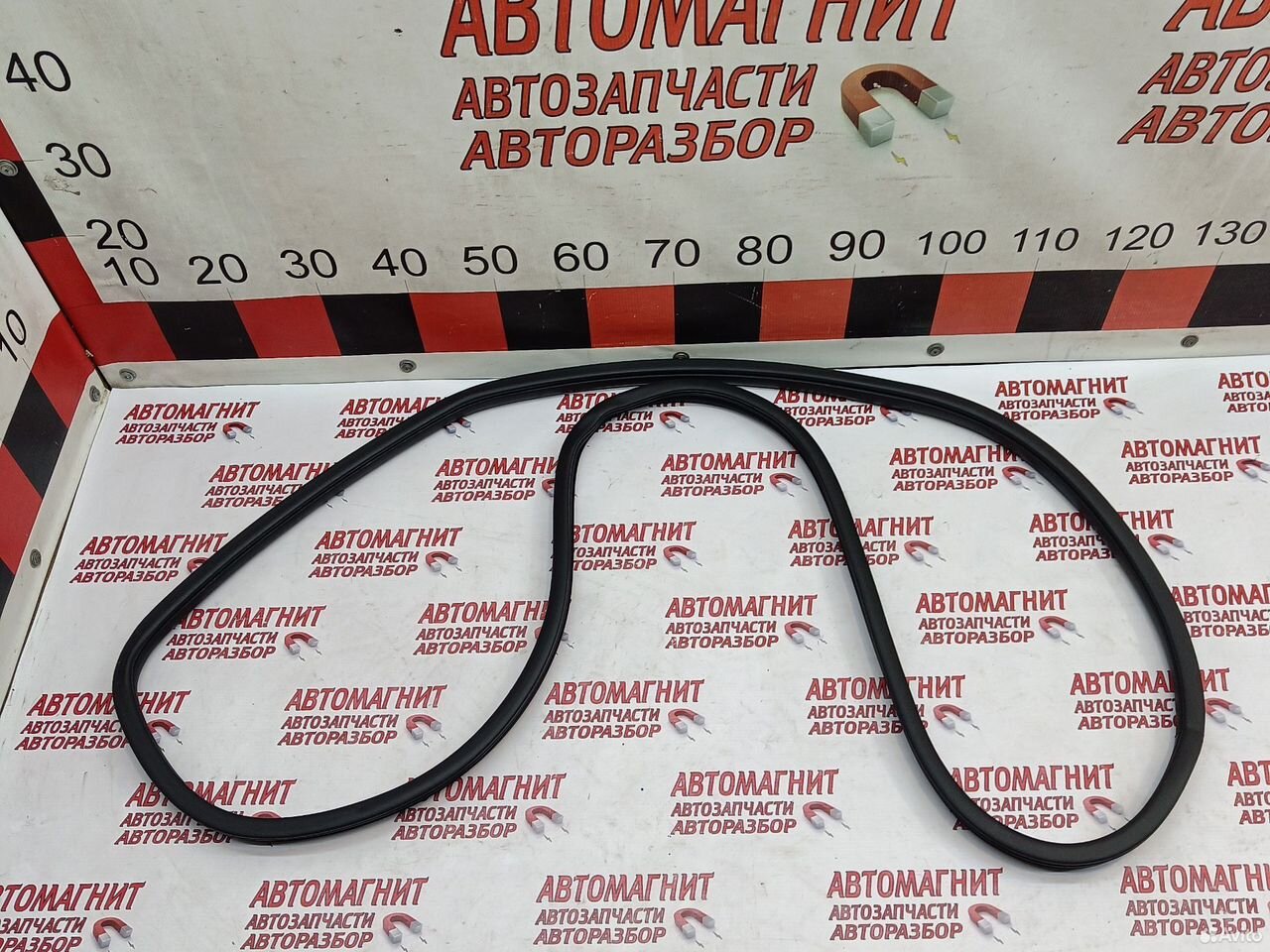 Уплотнитель двери передней правой Киа Соул 3 SK3