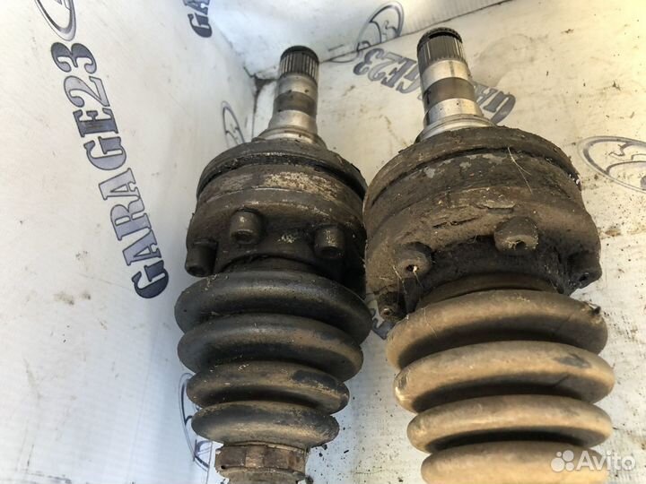 Привод передний правый/левый Audi 80