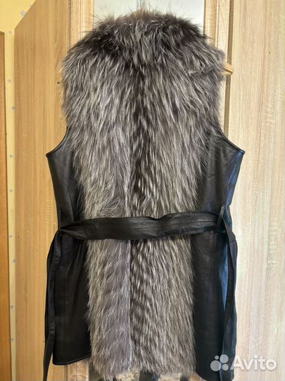 Меховая жилетка из песца
