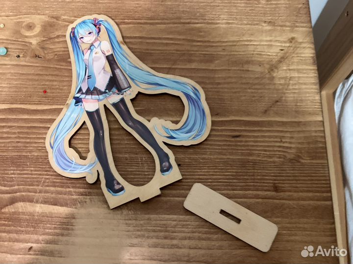 Статуэтка деревянная Хатсуне Мику 15.5см