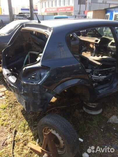 Четверть задняя правая Opel Astra H