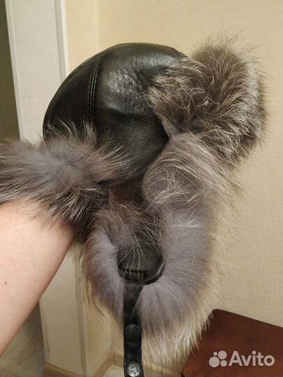 Женская шапка-шлем из чернобурки