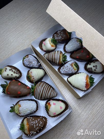 Съедобные букеты из клубники