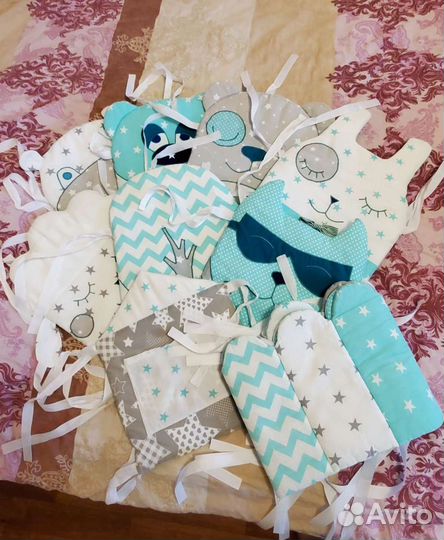 Комплект в детскую кроватку с бортиками