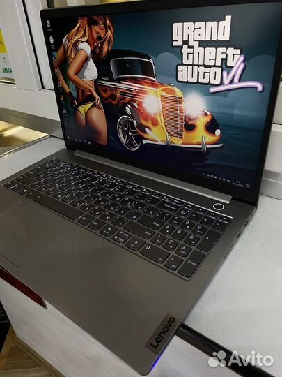 Ноутбук Lenovo i5/8/256