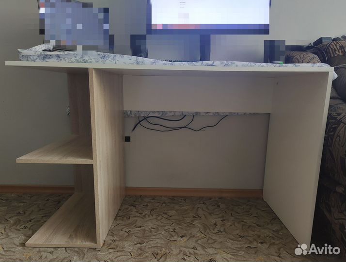 Письменный стол