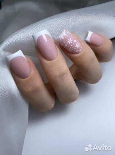 Маникюр с покрытием