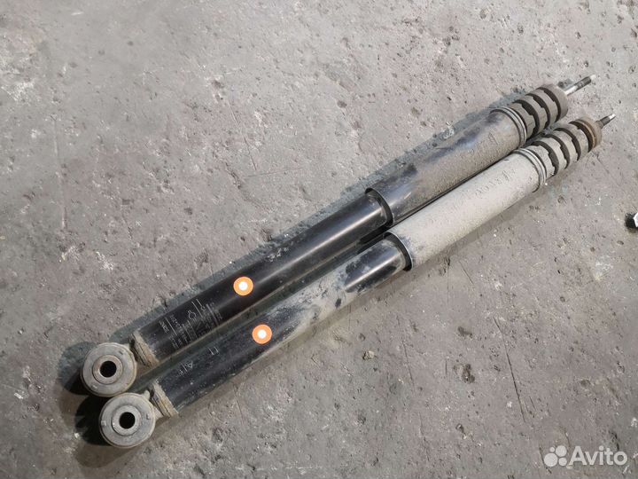 Задние амортизаторы nissan almera g15 2017 года