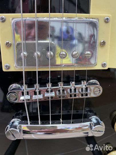 Электрогитара