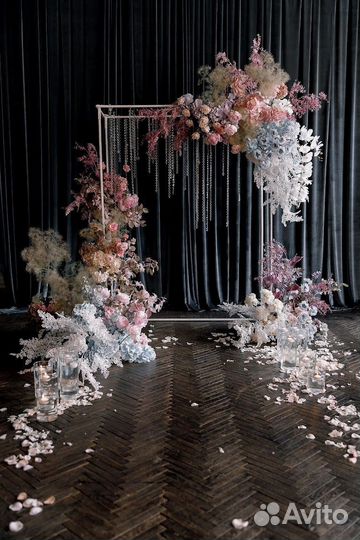 Организатор мероприятий свадьбы, день рождения