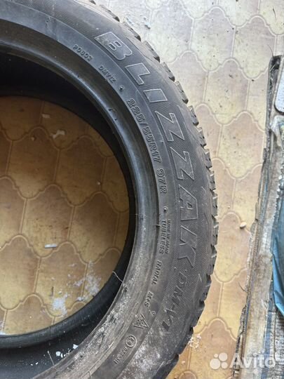 Bridgestone Blizzak DM-V1 225/55 R17