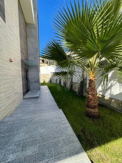 Коттедж 205 м² на участке 4 сот.