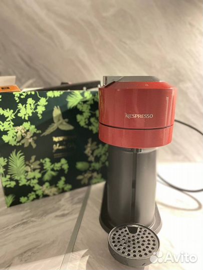 Кофемашина капсульная nespresso Vertuo Next Red