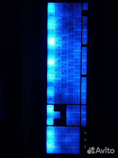 Клавиатура, роутер, хаб, провода