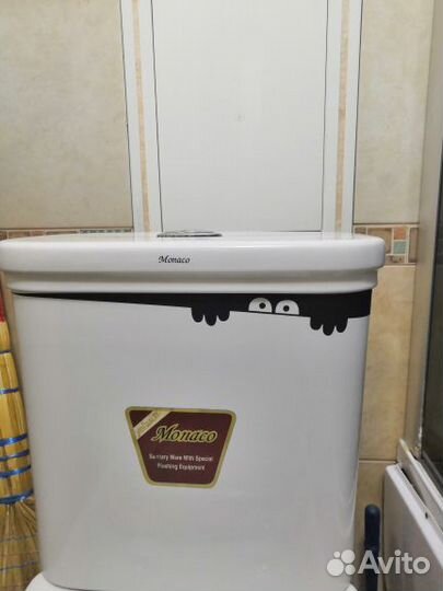 Монстрик :) (наклейка)