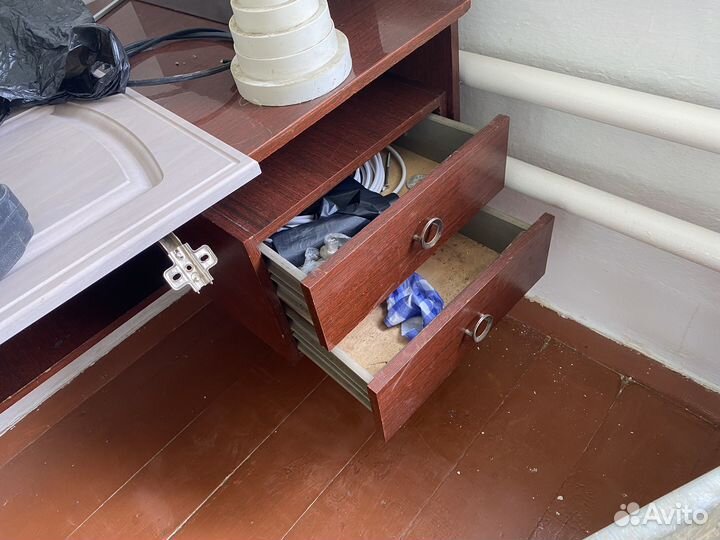 Письменный стол