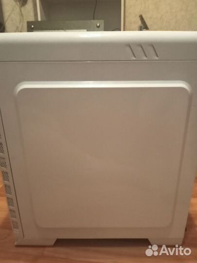 Белый корпус gamemax