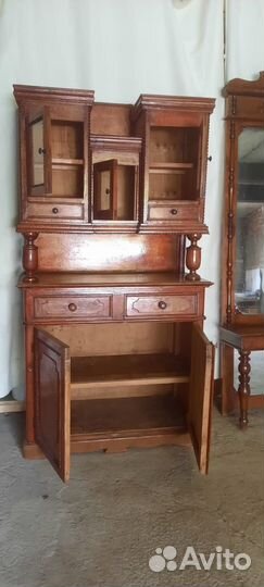 Старинный буфет