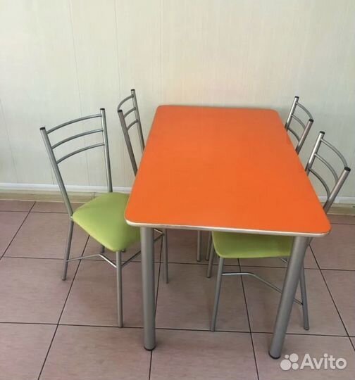Столы и стулья