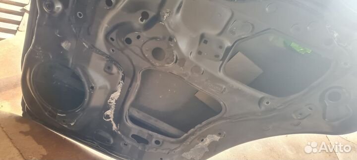 Дверь Lexus 570