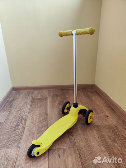 Трёхколёсный детский самокат Scooter