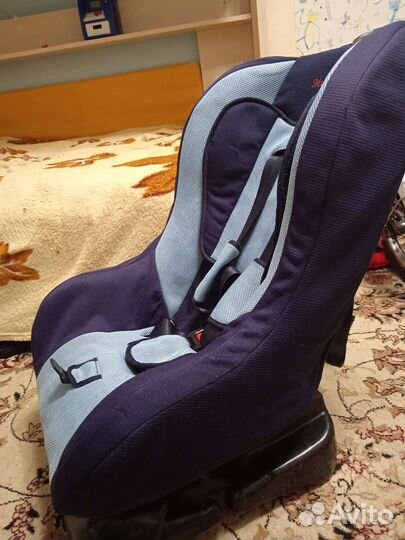 Автомобильное кресло