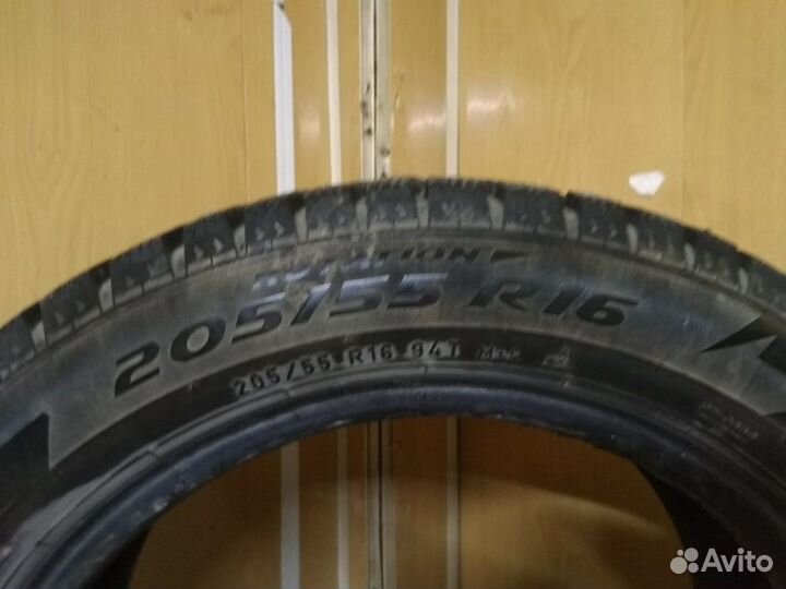 Pirelli Ice Zero 205/55 R16