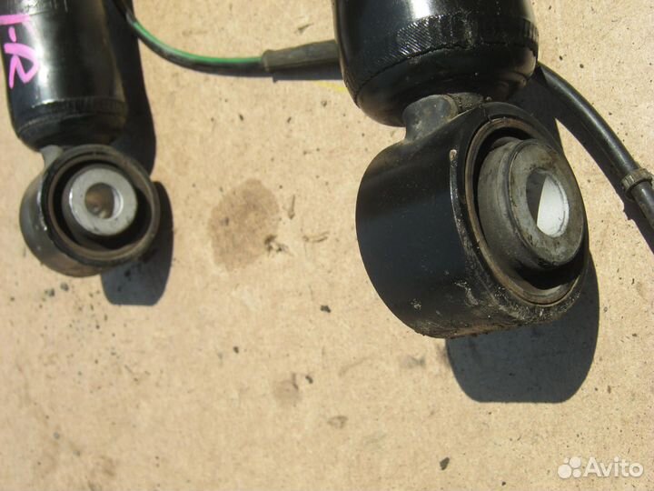 Стойка амортизатор передний Infiniti m25 m35