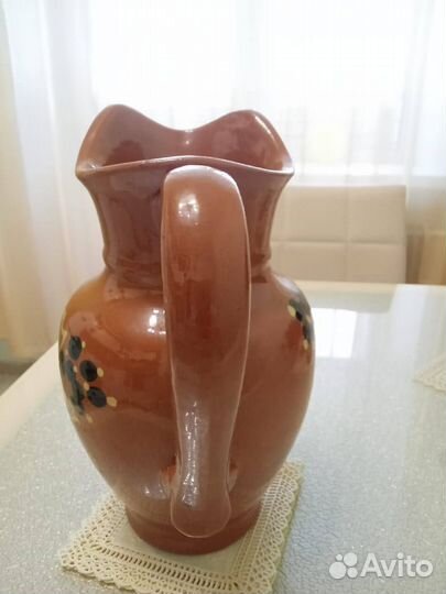 Глиняный кувшин