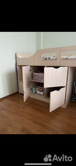 Кровать чердак со столом
