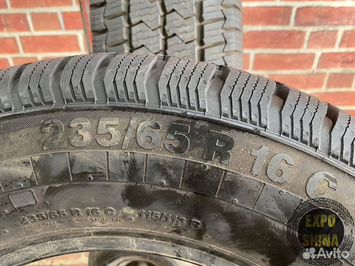 Continental VancoFourSeason 2 235/65 R16C 119R