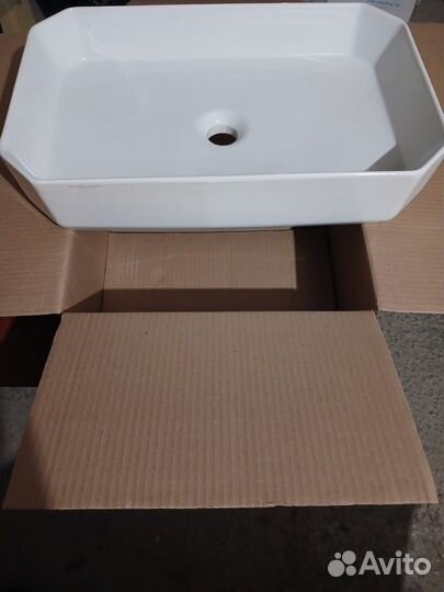 Раковина в ванную накладная