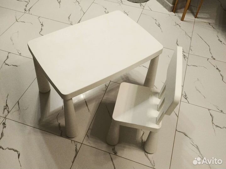 Детский стол и стул IKEA