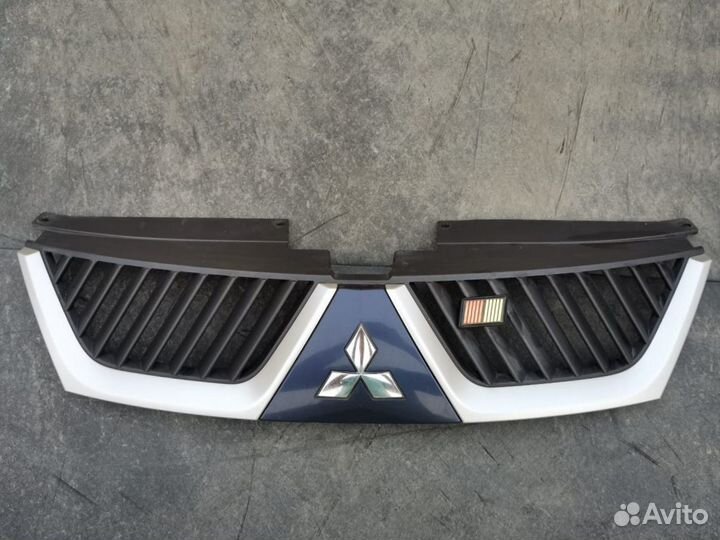 Решётка радиатора Outlander xl
