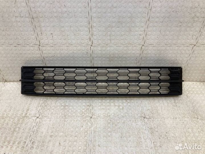 Решетка бампера передняя Skoda Octavia A7 2016