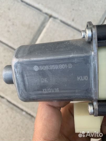 Моторчик стеклоподъемника Skoda Octavia A7