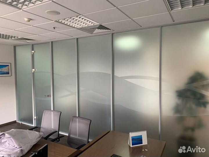 Оформление витрин, монтаж пленки, печать