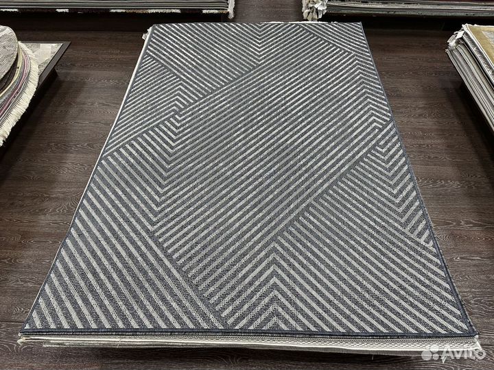 Циновка новая 1.6х2.3м