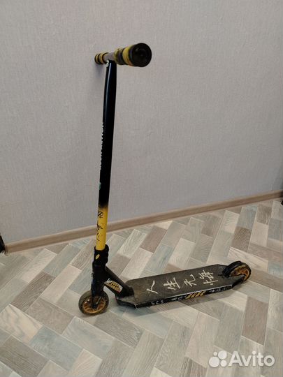 Продаётся трюковой самокат