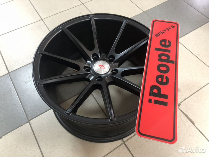 Два диска Vossen VFS1 R18