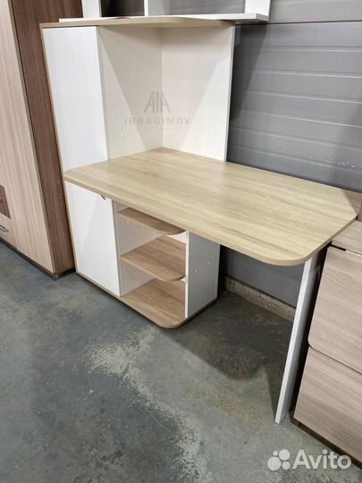 Стол компьютерный новый