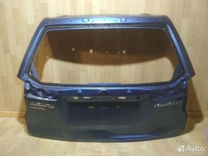 Крышка багажника Subaru