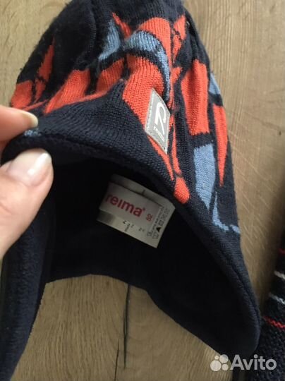 Шапки, варежки на 2-3 года. Пакетом