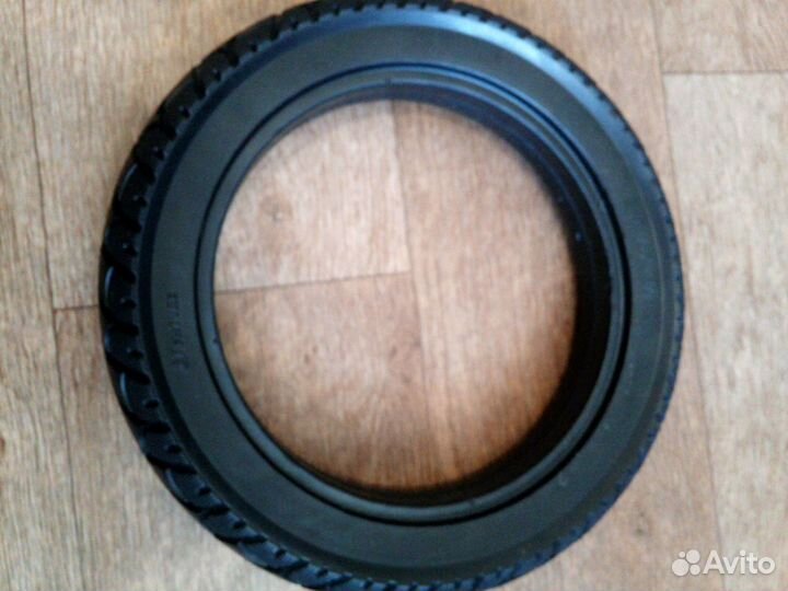 Литые бескамерные шины 12 дюймов